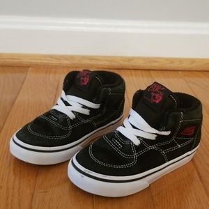 Black and white toddler vans